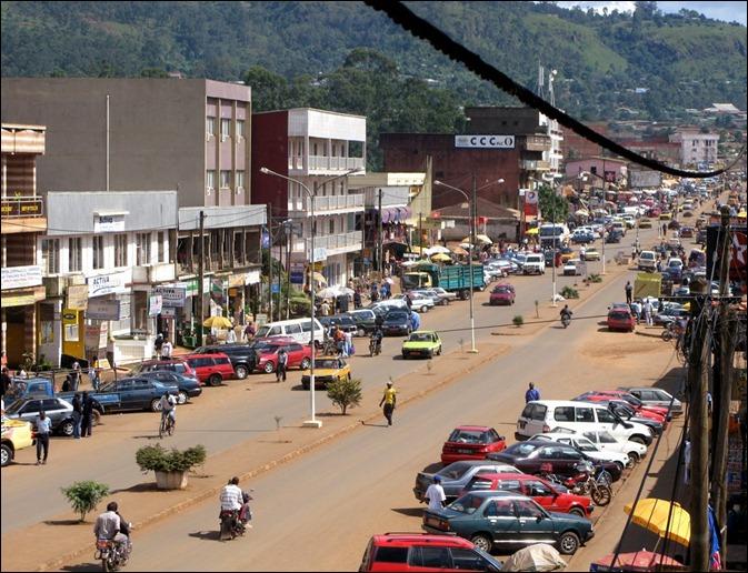 Cameroun : des séparatistes incendient des taxis à Bamenda