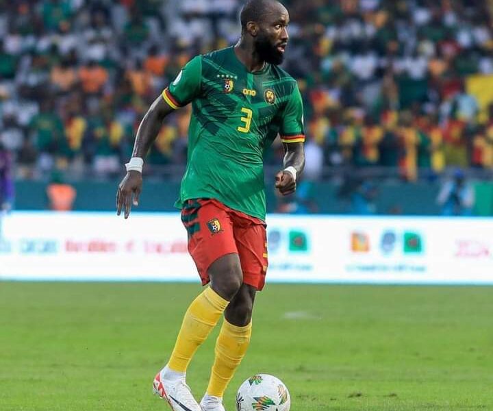 Moumi Ngamaleu encense Marc Brys