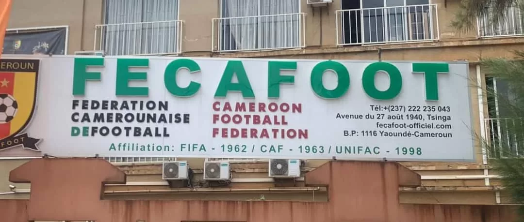 La Fécafoot de Samuel Eto’o impose la veste aux entraîneurs