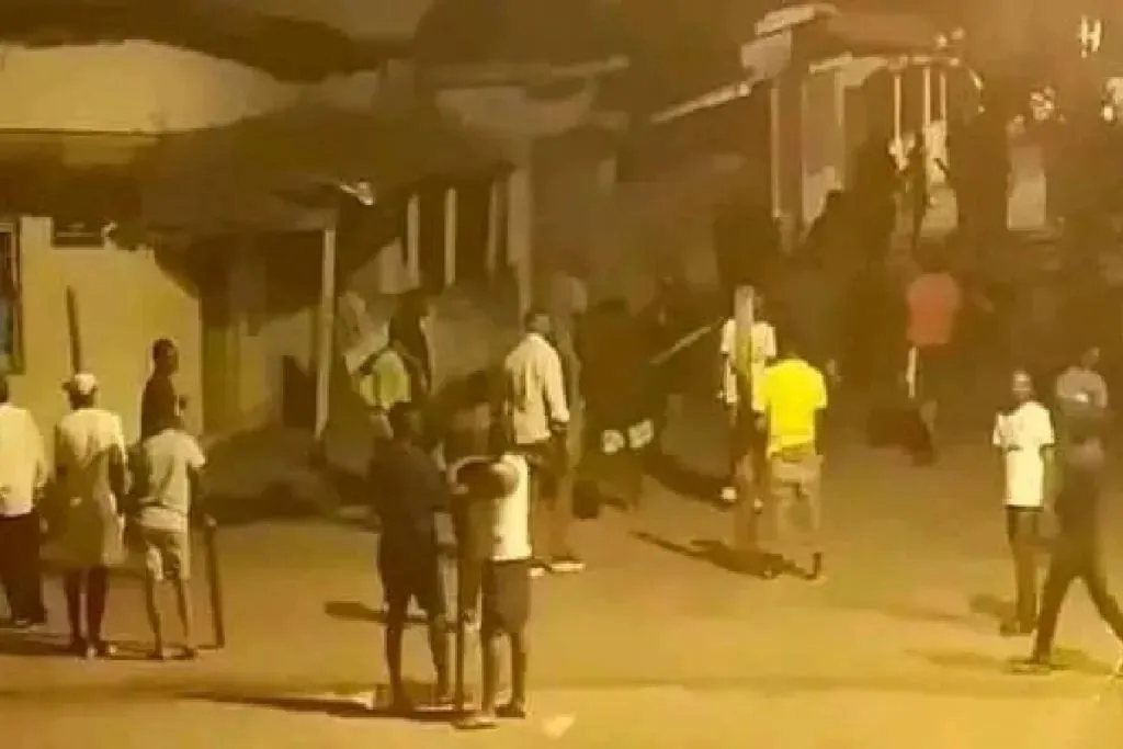 Douala : Un gang de jeunes armés de machettes et de couteaux fait plusieurs blessés
