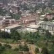 Cameroun : Mark Bareta dénonce l’incendie des taxis à Bamenda
