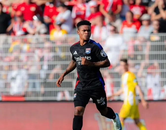 Gift Orban s'impose à Lyon après un doublé en match amical de pré-saison contre l'Union Berlin