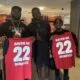 La star des Afrobeats Odumodublvck s'associe à Victor Boniface avant le match Arsenal vs Bayer Leverkusen La star des Afrobeats Odumodublvck s'associe à Victor Boniface avant le match Arsenal vs Bayer Leverkusen