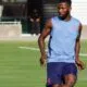Kelechi Iheanacho montre ses qualités de « senior man » lors de sa première séance d'entraînement avec Chidera Ejuke à Séville