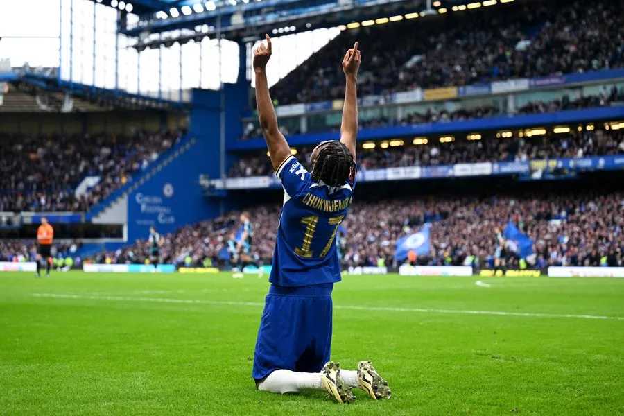 Barcelone pourrait arracher le milieu de terrain éligible au Nigeria à Chelsea cet été