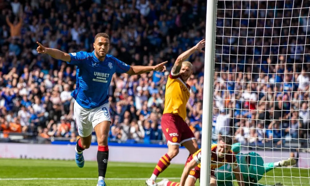 Le brillant Cyriel Dessers offre aux Rangers leur première victoire de la saison après leur victoire contre Motherwell
