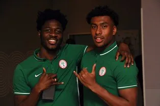 « Les Nigérians gravitent les uns vers les autres » – Ola Aina et Iwobi revisitent leurs souvenirs d'enfance à Londres
