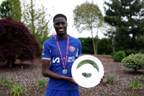 Saheed Olagunju, joueur de Chelsea, vise une percée en équipe première avec Levi Colwill comme modèle