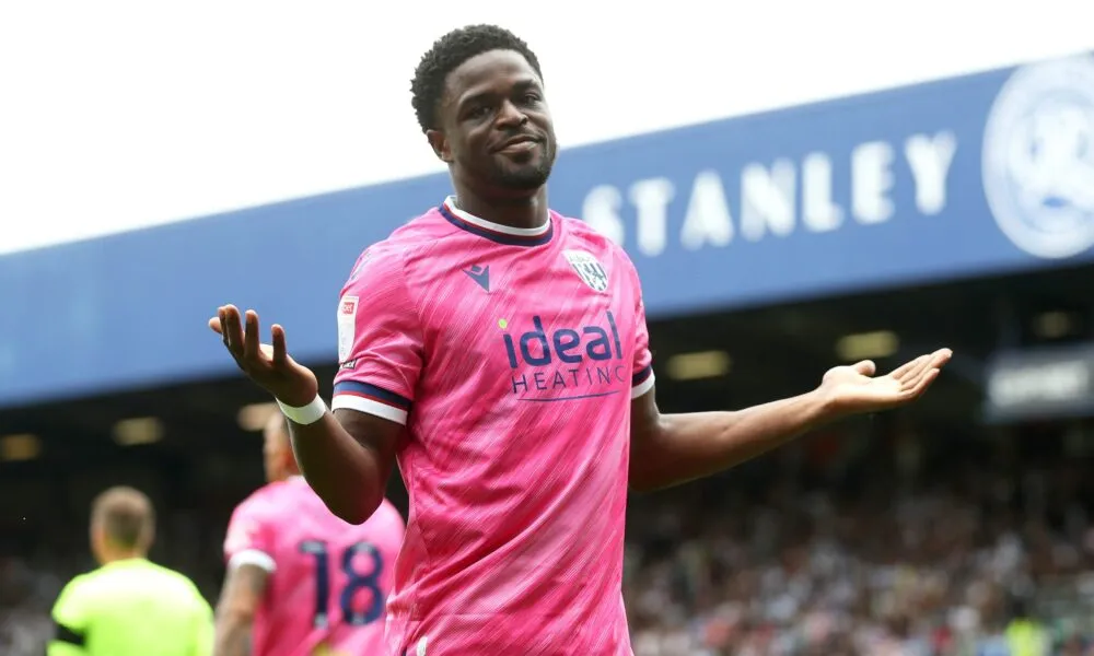 Daryl Dike et l'entraîneur principal de West Brom saluent le superbe triplé de Josh Maja