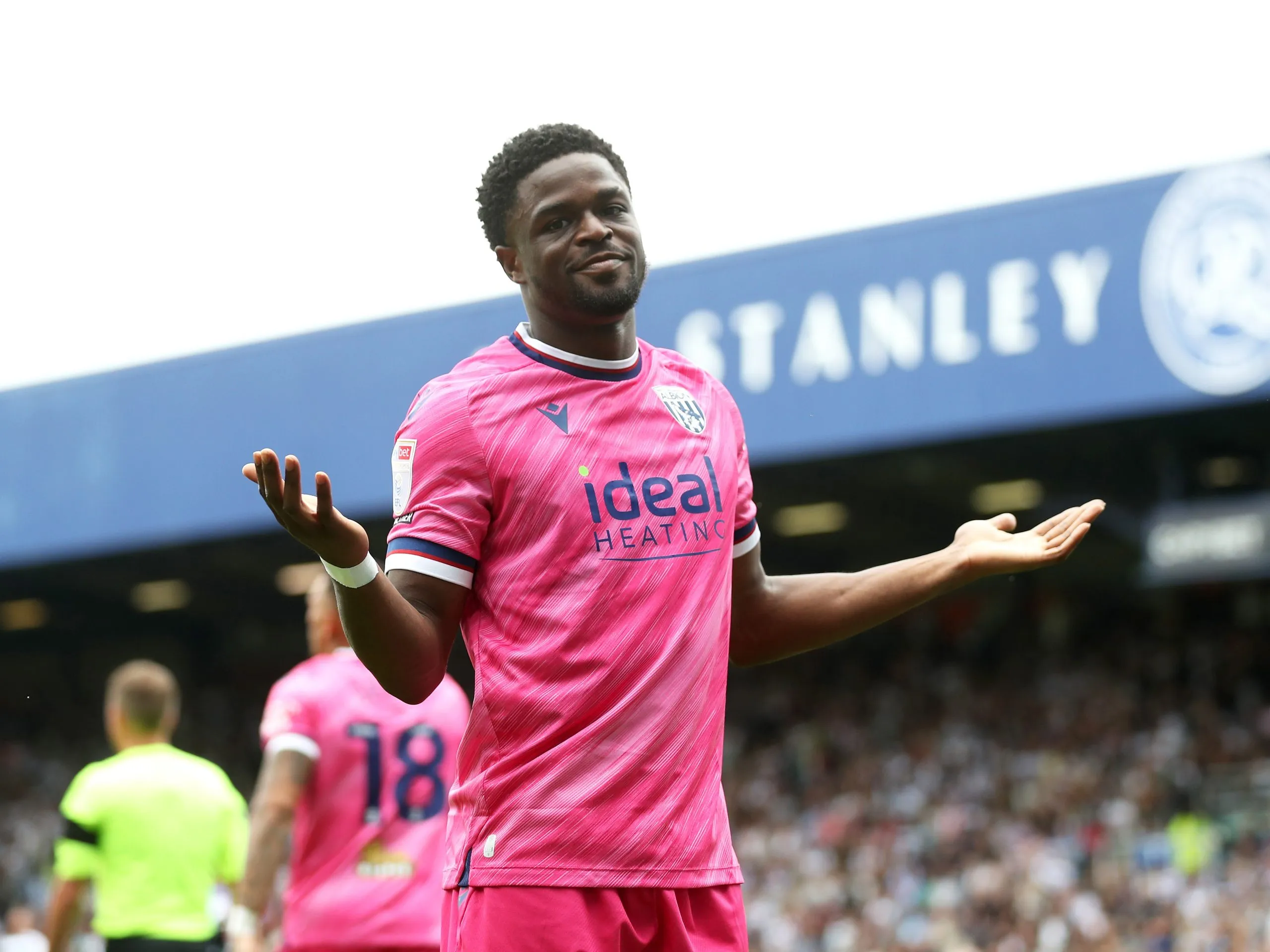 Daryl Dike et l'entraîneur principal de West Brom saluent le superbe triplé de Josh Maja Daryl Dike et l'entraîneur principal de West Brom saluent le superbe triplé de Josh Maja
