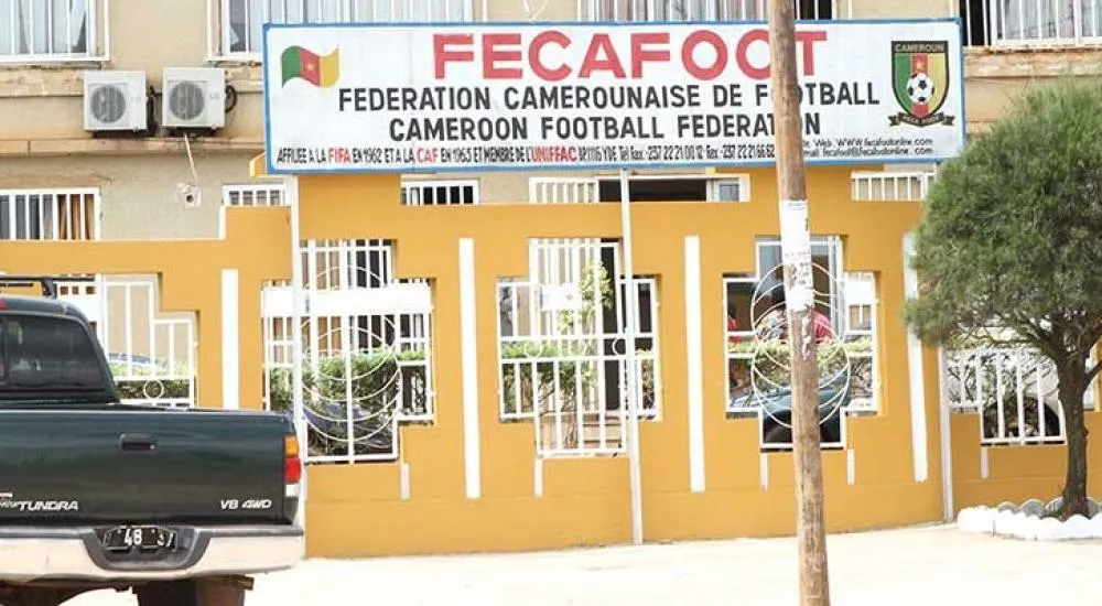 Me Bernard Bassong critique vivement une “erreur majeure” commise par la Fecafoot.
