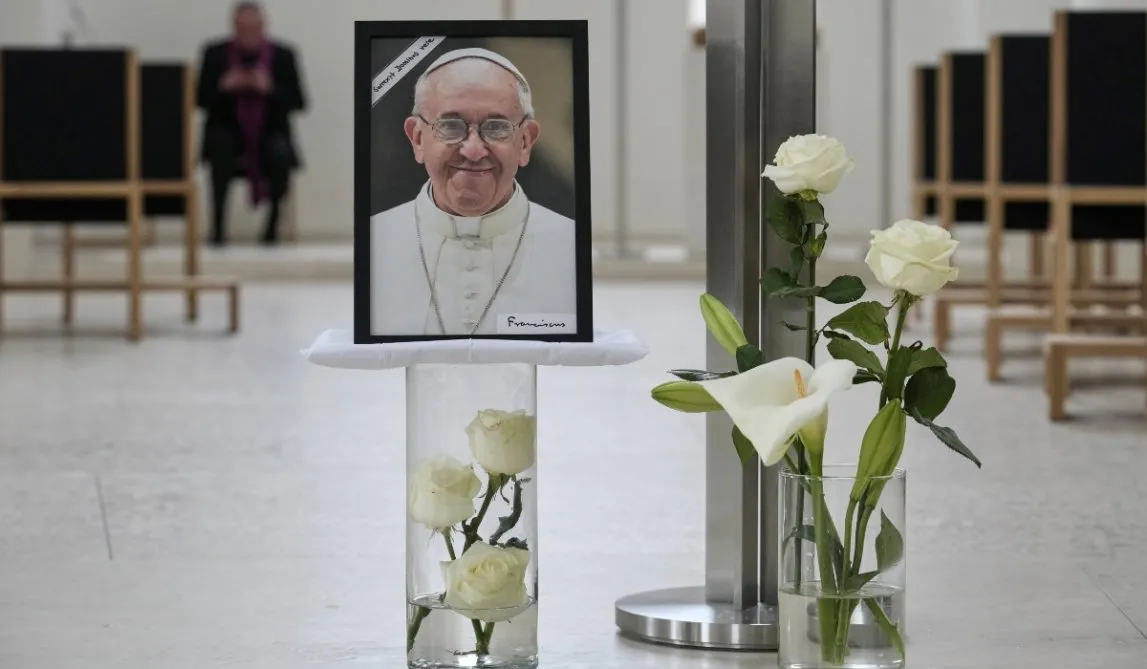 Hommage de Jean Blaise Gwet à Sa Sainteté le Pape François